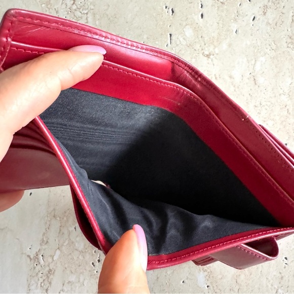 Gucci Wallet, Red with canvas monogram, Authentic - Picture 10 of 13